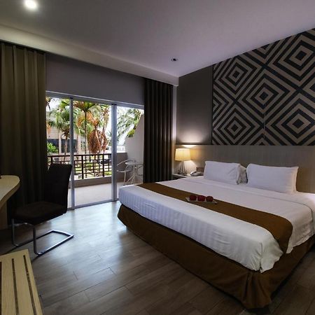 Kristal Hotel Kupang Kupang  Eksteriør bilde